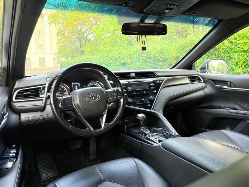 TOYOTA CAMRY