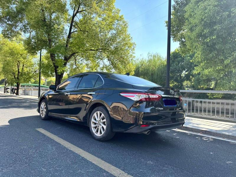 TOYOTA CAMRY